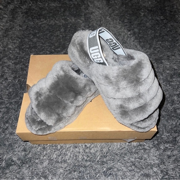 UGG furry slides size 7 - Picture 2 of 4